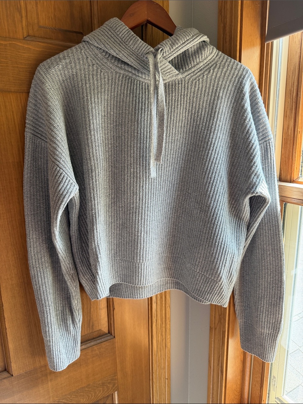 GAP Light Grey Ribbed Shaker-Stitch Ribbed Cropped Hoodie Sweater Size Small